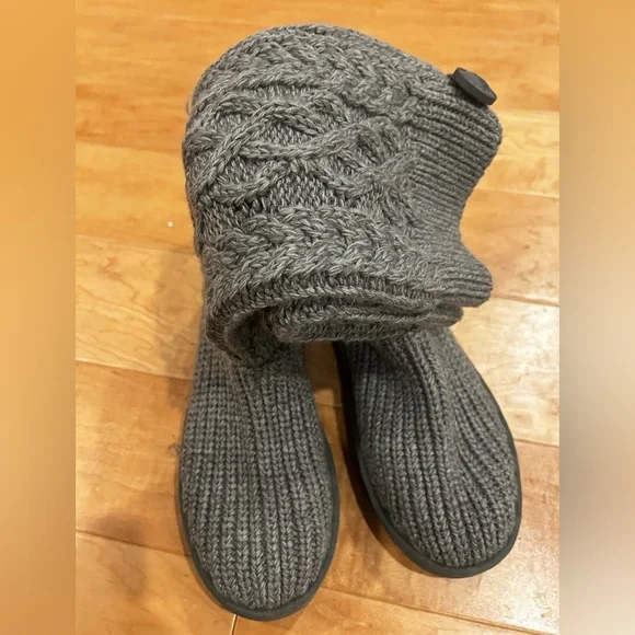 UGG Women's Classic Cardi Cabled Knit Gray Boots size 8 New without box - Picture 7 of 7